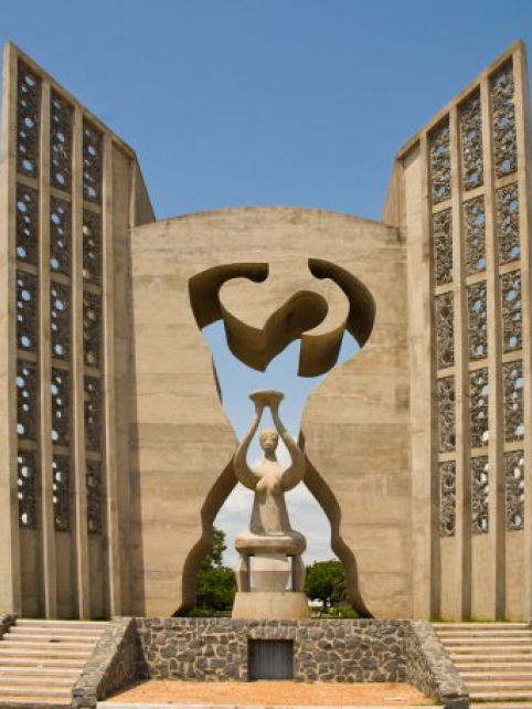 monument del independance 1